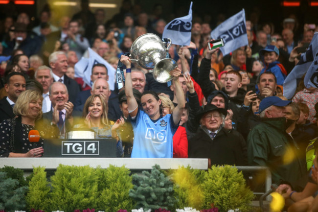 sinead-aherne-lifts-the-brendan-martin-cup