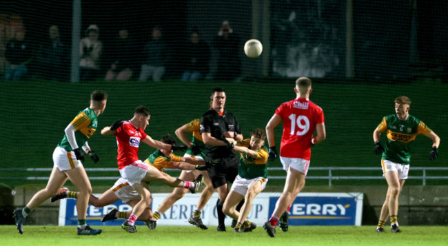 aaron-sheehy-kicks-a-last-minute-point-to-send-the-game-to-extra-time