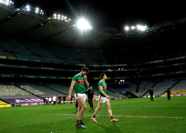 aidan-oshea-and-lee-keegan-dejected