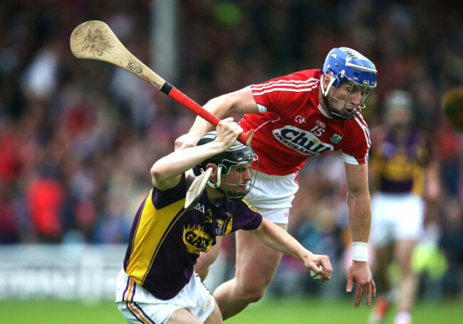 patrick-horgan-tackles-eanna-martin