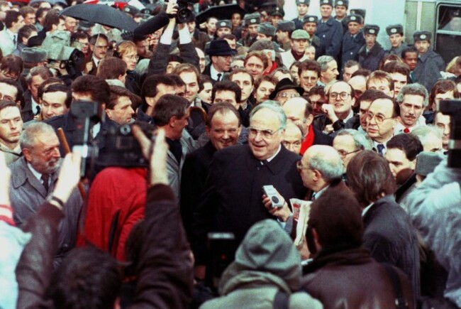 review-opening-of-the-berlin-wall-in-1989