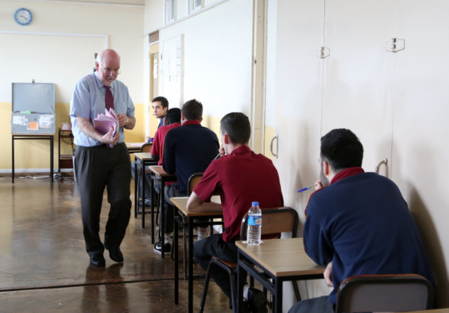 file-photo-cabinet-is-expect-to-announce-that-schools-will-close-for-the-rest-of-the-month-but-will-remain-open-three-days-a-week-for-leaving-cert-students-only-end