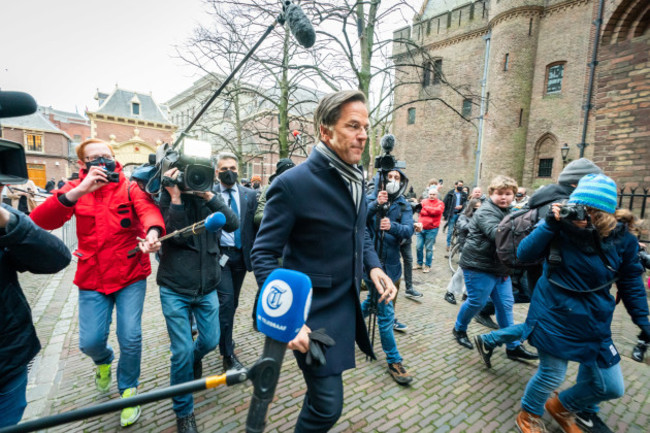 netherlands-mark-rutte-with-his-bike-to-the-king