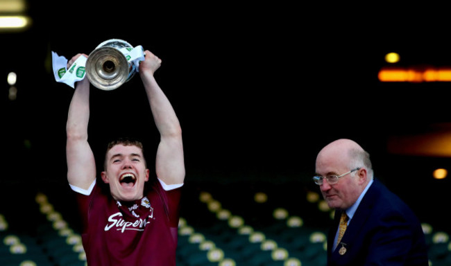 jack-glynn-lifts-the-trophy