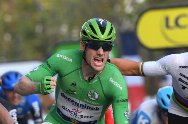 sam-bennett-celebrates-winning-the-green-jersey