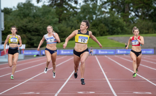 phil-healy-wins-the-womens-200m-final