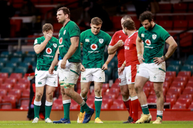 jordan-larmour-tadhg-beirne-garry-ringrose-and-robbie-henshaw-dejected