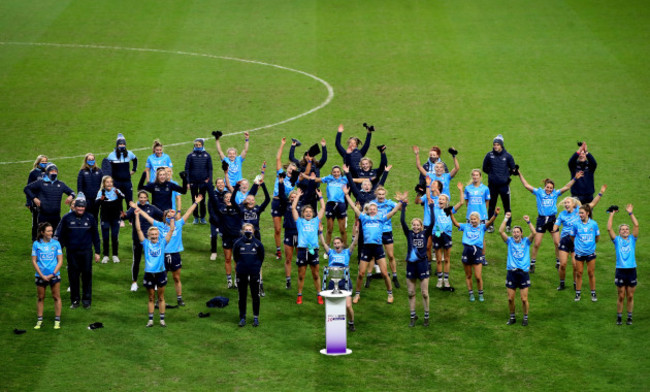 dublin-players-celebrate-winning