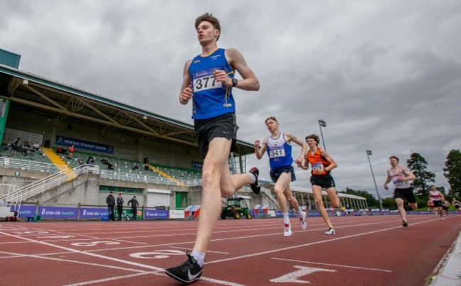 cian-mcphillips-wins-his-heat-of-the-mens-800m