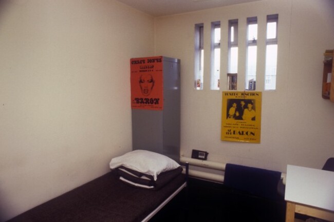 buildings-and-landmarks-hm-prison-maze-inmates-cell-belfast-northern-ireland