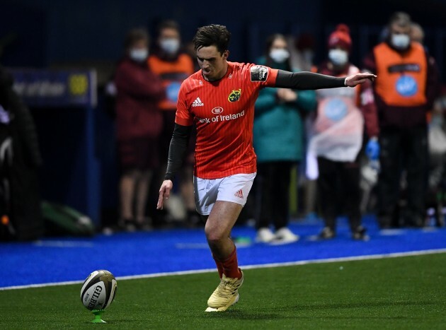 joey-carbery-kicks-a-conversion-late-in-the-game