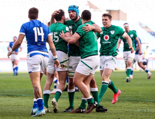 hugo-keenan-celebrates-after-scoring-a-try-with-tadhg-beirne-and-james-lowe