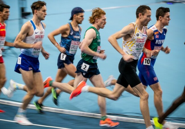 sean-tobin-running-in-the-mens-3000m-final