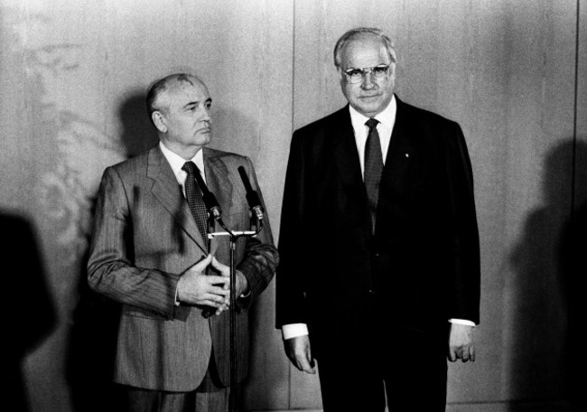 germany-bonn-soviet-leader-mikhail-sergeyevich-gorbachev-and-german-chancellor-helmut-kohl