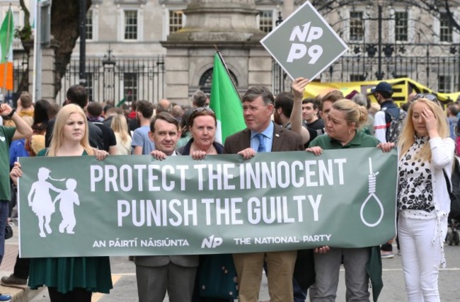 DAIL PROTEST AM4Z8104