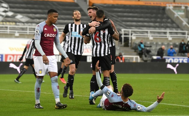 Last-gasp Lascelles header rescues point for Newcastle ...