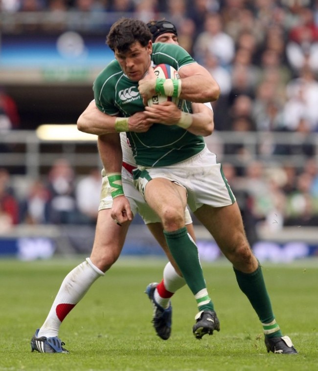 shane-horgan-tackled-by-danny-cipriani