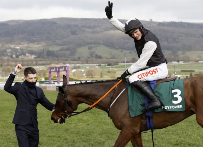 danny-mullins-on-flooring-porter-celebrates-after-winning