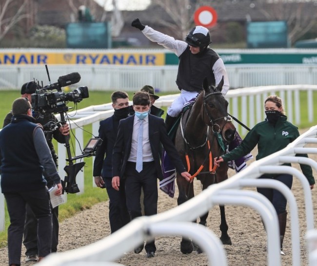 danny-mullins-on-flooring-porter-celebrates-after-winning