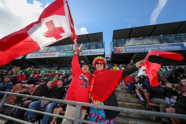 tonga-fans