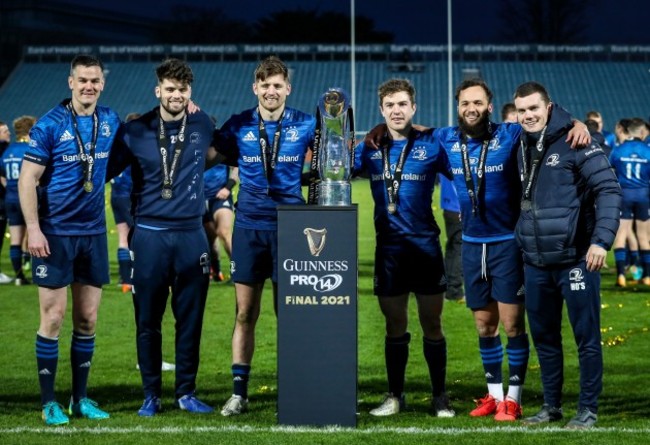 johnny-sexton-harry-byrne-ross-byrne-luke-mcgrath-jamison-gibson-park-and-hugh-osullivan-celebrate-with-the-guinness-pro14-after-the-game