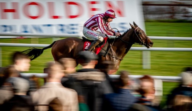 davy-russell-onboard-cedarwood-road-comes-home-to-win