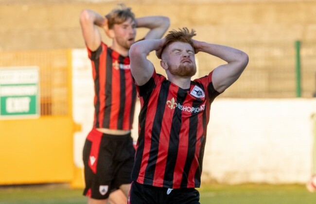 aodh-dervin-reacts-to-a-late-missed-shot-on-goal