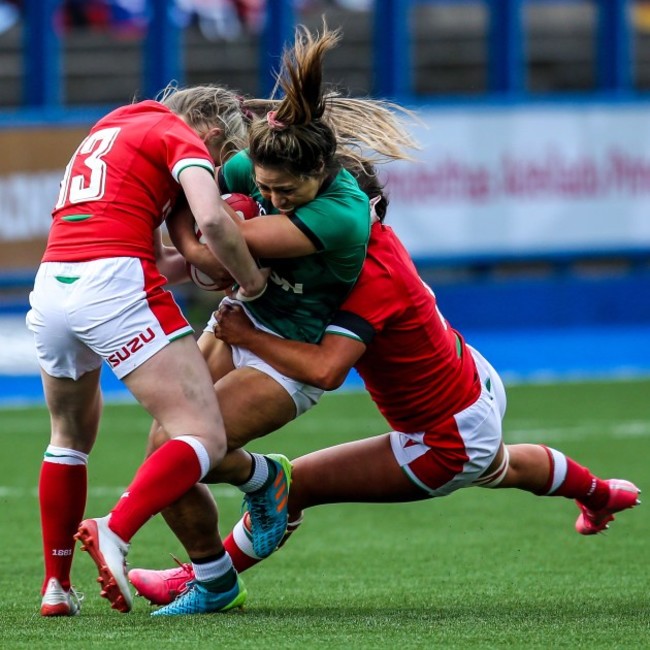 sene-naoupu-is-tackled-by-hannah-jones-and-georgia-evans