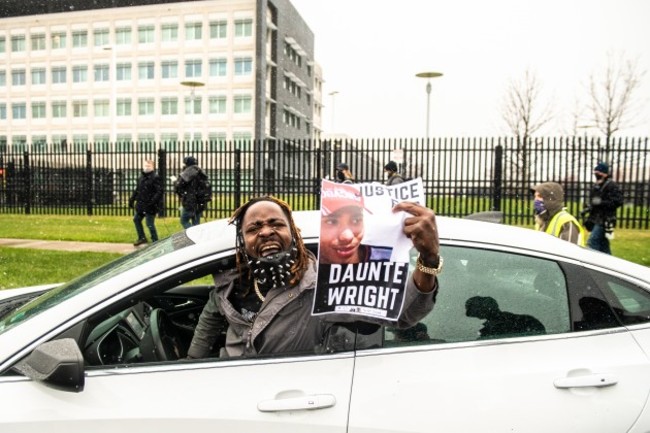 mn-daunte-wright-protests-around-brooklyn-center-police-department