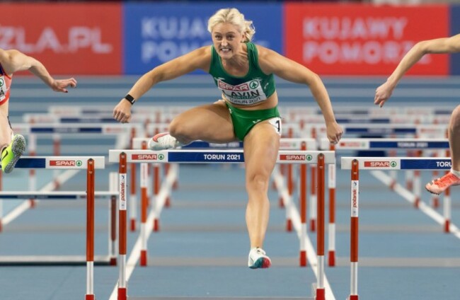 sarah-lavin-competing-in-the-womens-60m-hurdles-semi-finals