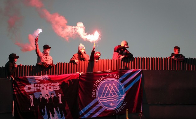 drogheda-united-supporters-watch-the-game-from-outside-the-ground