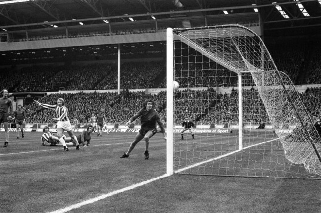 stokes-four-minute-cup-final-goal