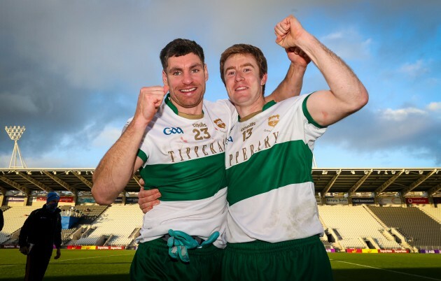 philip-austin-celebrates-with-brian-fox-after-the-game