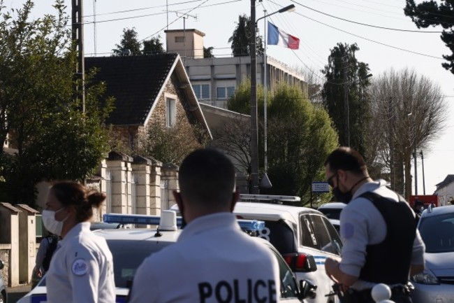 france-policewoman-stabbed