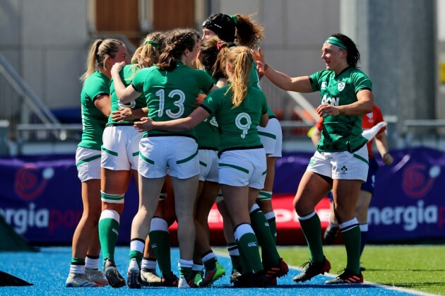 amee-leigh-murphy-crowe-celebrates-after-scoring-a-try-with-teammates