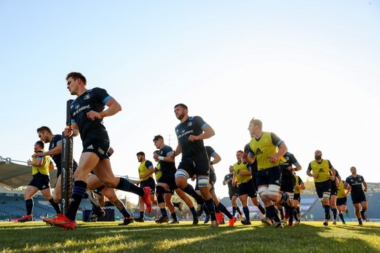 leinster-players-warming-up-before-the-game