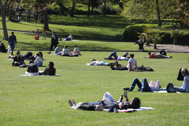 MERRION SQUARE IN THE SUN 2P8A2845