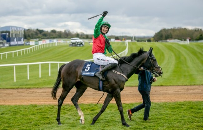 patrick-mullins-onboard-echoes-in-rain-celebrates-winning