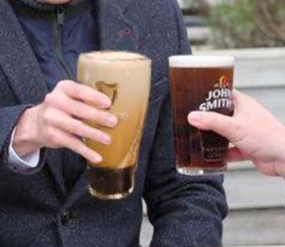 That Photo Of Matt Hancock Holding A Bad Pint Of Guinness Is Fake