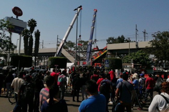 mexico-mexico-city-subway-overpass-collapses