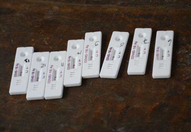 passengers-testing-at-dadar-terminus-in-mumbai-india-16-apr-2021