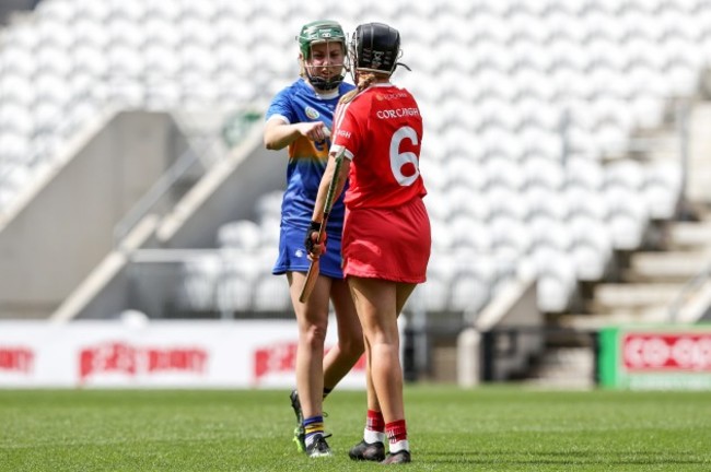 cait-devane-congratulates-laura-treacy-after-the-game