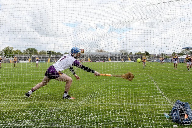 mark-fanning-is-unable-to-save-a-penalty