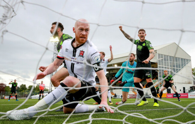 chris-shields-reacts-as-joey-obrien-scores-a-goal