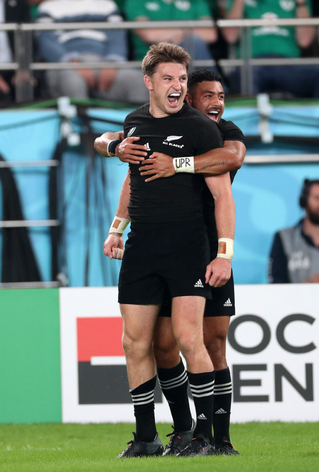 beauden-barrett-celebrates-his-try-with-richie-mounga