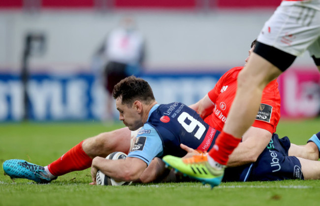 tomos-williams-scores-a-try-despite-the-efforts-of-jack-odonoghue