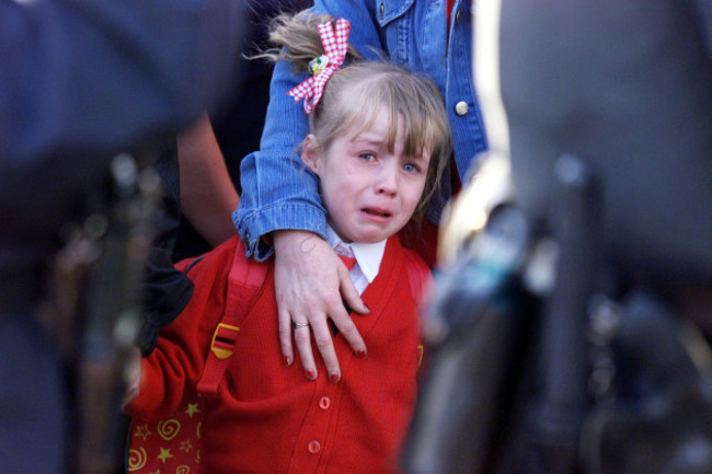 school-girls-arrive-during-protests