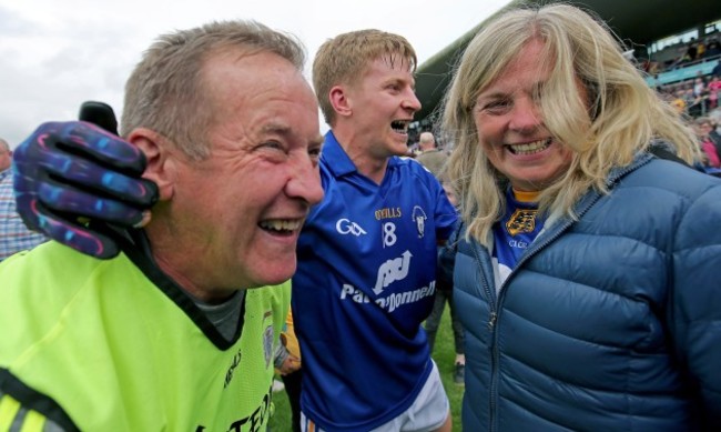 podge-collins-celebrates-with-his-father-colm-and-his-mother-katherine