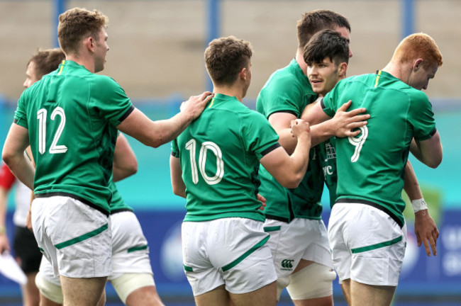 chris-cosgrave-celebrates-scoring-a-try-with-teammates