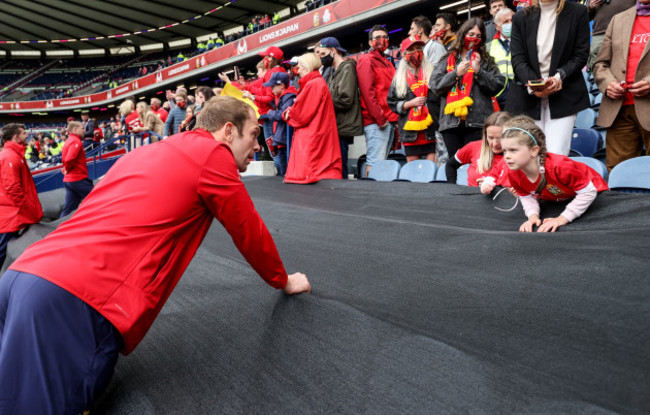 alun-wyn-jones-after-the-game-with-his-daughters-mali-and-efa